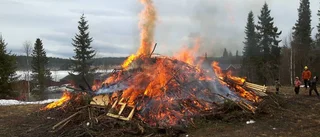 Trivsel vid valborgsbrasan