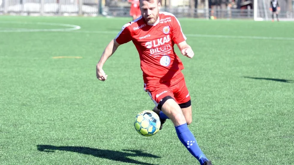 Fredrik Ahlander gjorde ett av lagets mål i förlustmatchen mot IFK Holmsund.