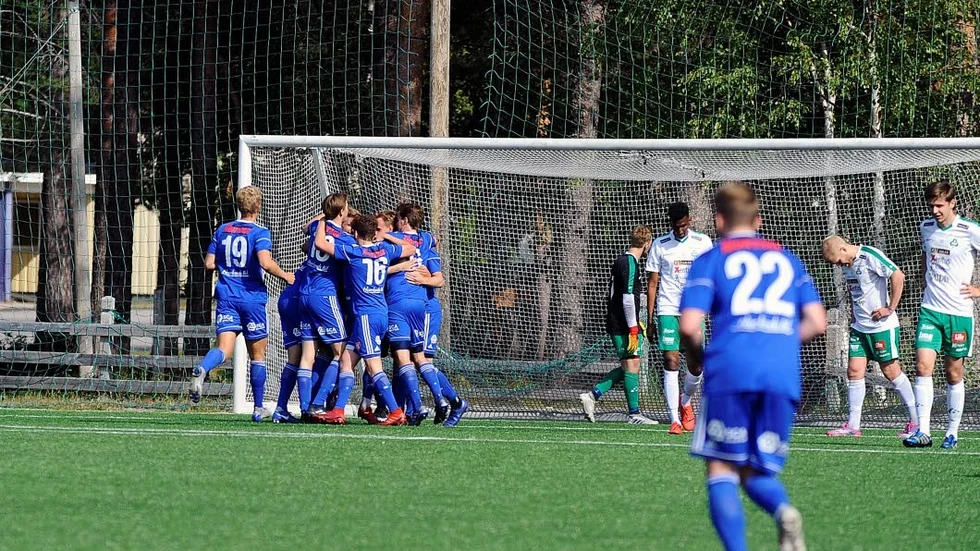 Storfors jublar efter den sena vändningen borta mot Bergnäset.