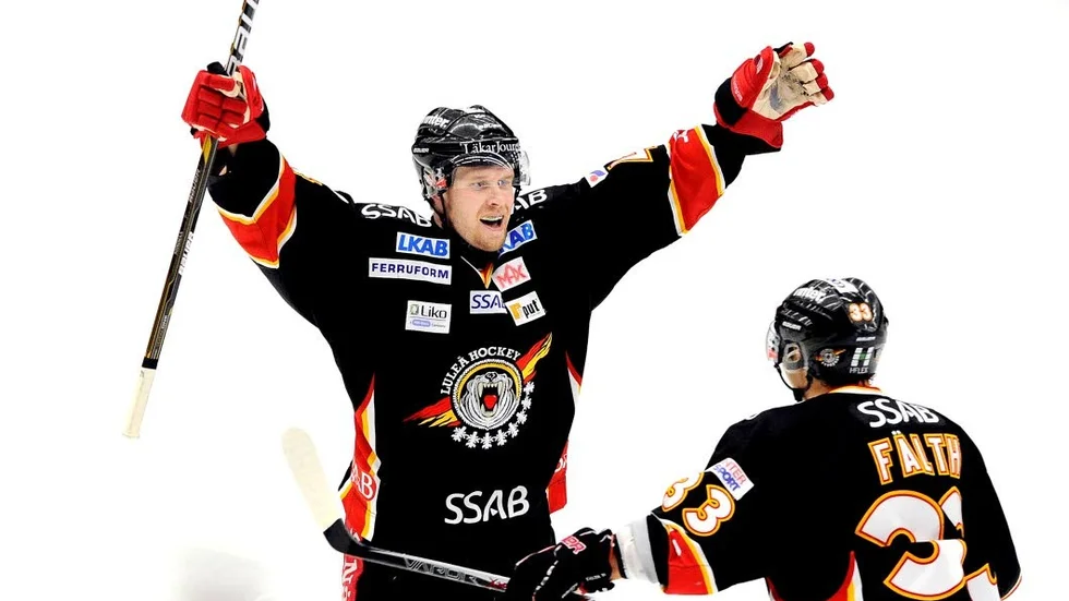 Janne Niinimaa efter att han satt en balja i Luleå Hockey.