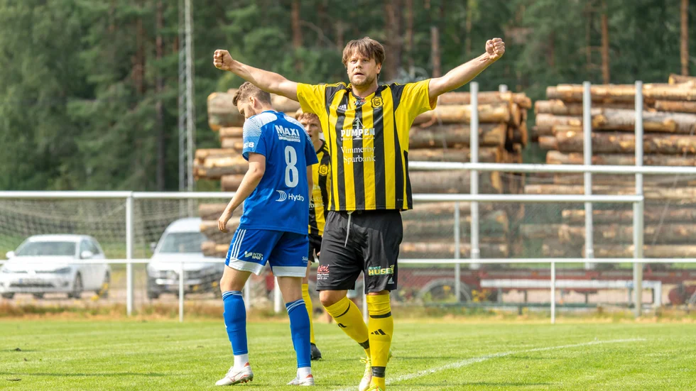 Rasmus Bexell visade vägen med sina mål när Gullringen tog en jätteviktig seger borta mot Sävsjö.