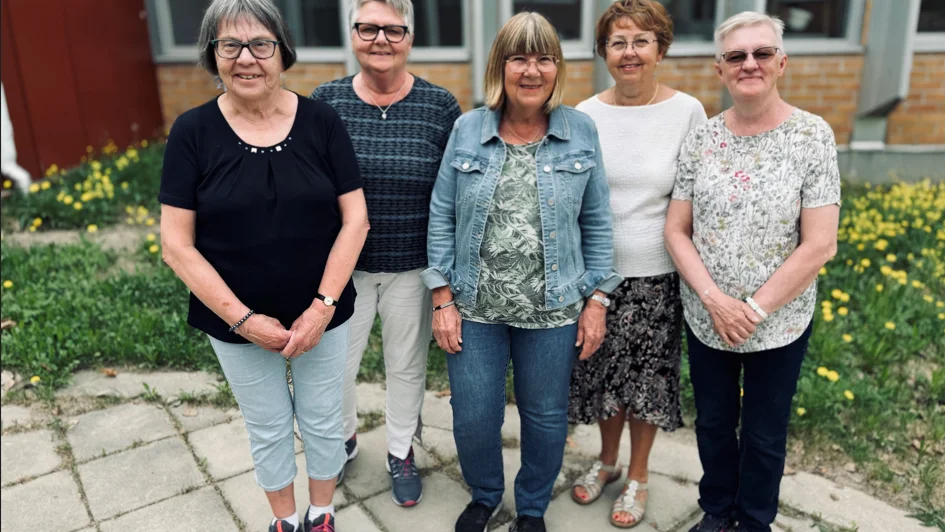 "Lönetillägget är en bonus och kan säkert locka tillbaka några till arbetslivet", säger Gunny Hägg (till vänster) och får medhåll från sina kollegor Margot Åström Strand, Solveig Bergman, Birgitta Marklund och Ulla Christoffersson.