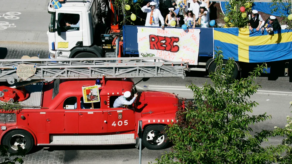 Lastbilsflak och kranbil (?) från studenten 2006.