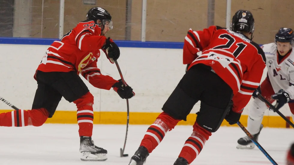 Linden hade en tuff afton i Grästorp och förlorade med 5–2. På bilden Jesper Andersson som var en av Lindens två målskyttar.