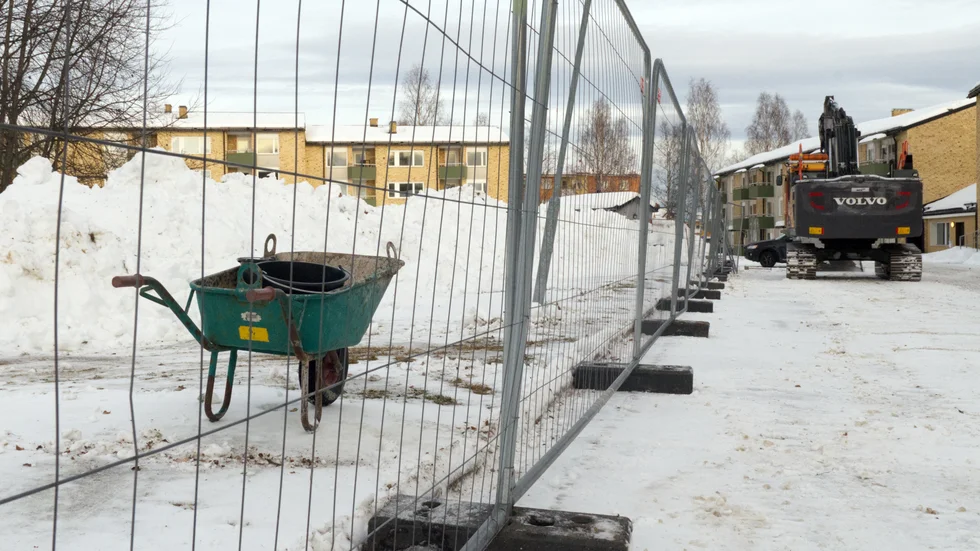 Nu har första spadtaget tagits för de två sjuvåningshusen på Sveavägen.