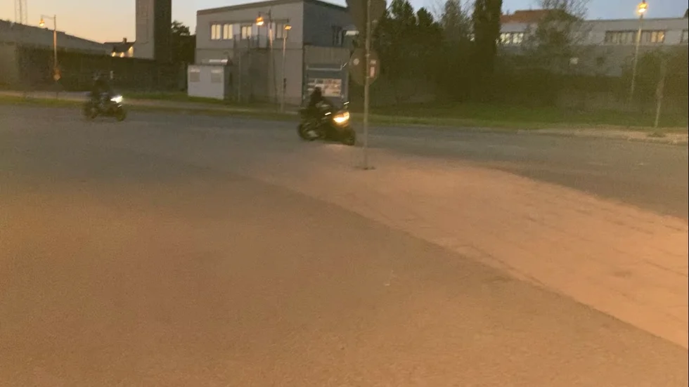 Buskörning med motorcyklar har skett systematiskt i centrala Luleå, både förra sommaren och den här.