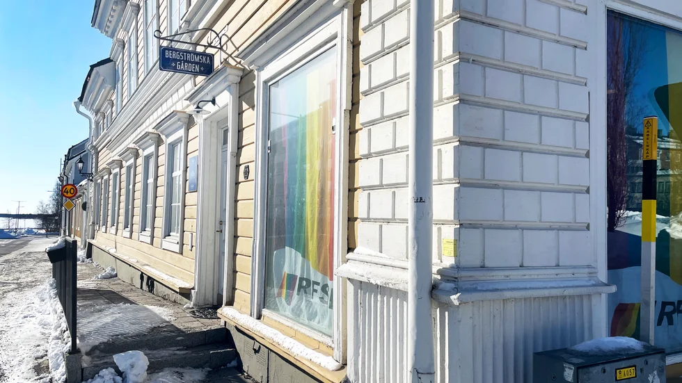 Efter midsommar öppnar ett nytt kafé här. Det blir lättare mat som sallader, mackor, glass och hembakat fika. "Vi vill att det ska vara enkelt, välkomnande och en trygg plats. Vi vill att folk ska vilja vara här", säger Joakim Isaksson Markström på RFSL Luleå.