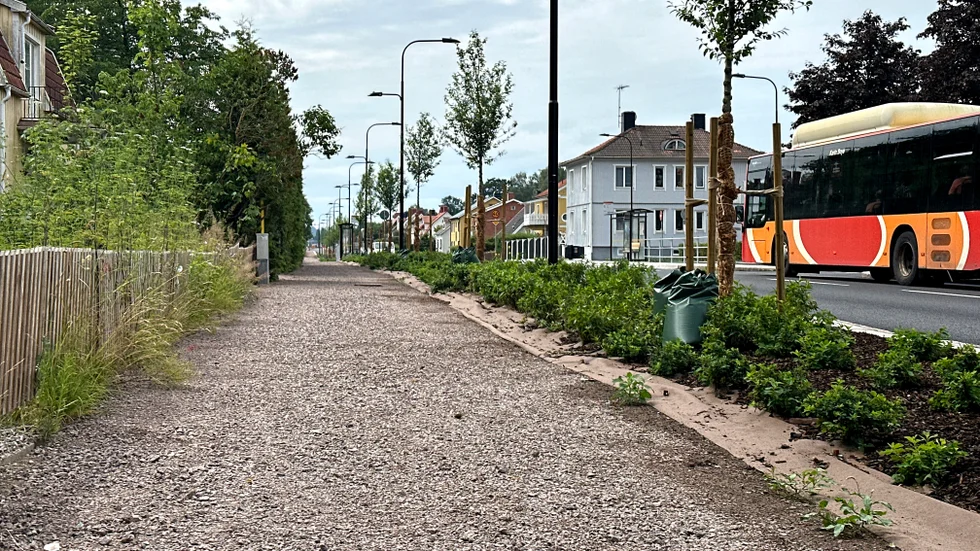 Gångbanan kommer snart ha fått sin asfalt i etapp 2.