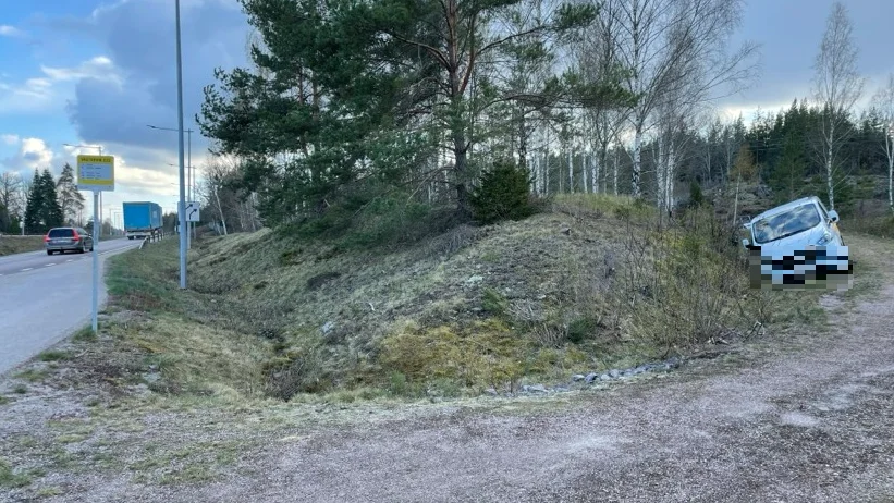 Trafikolyckan vid Rödsle, en person fördes till sjukhus.