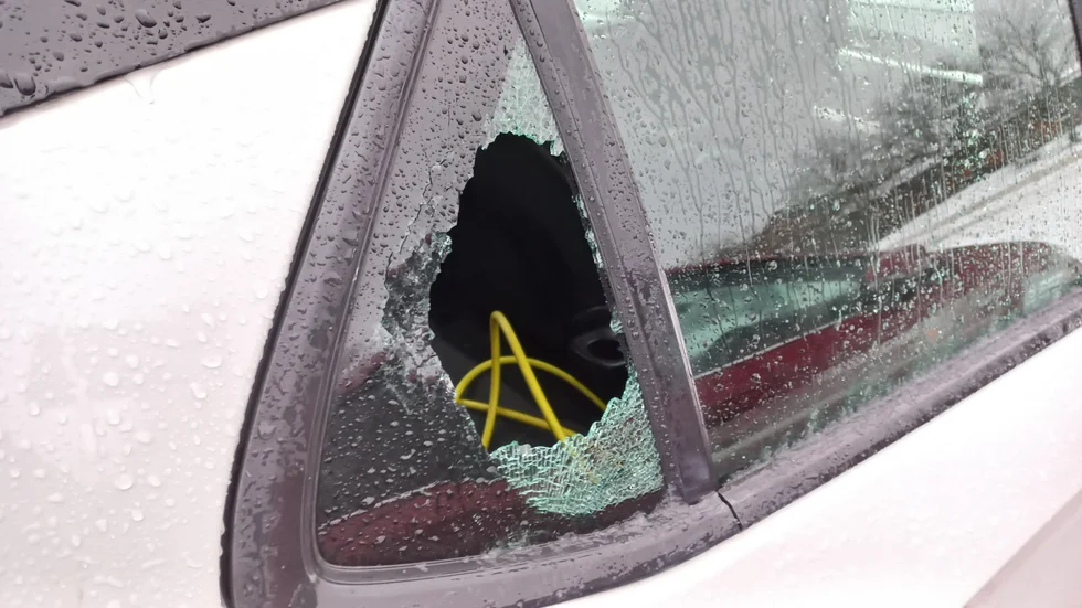 Tidningen har tidigare rapporterat om flera gånger där kommunens bilar blivit vandaliserade. Senaste händelsen utspelade sig i Mariefred där elva av tretton bilar förstördes.