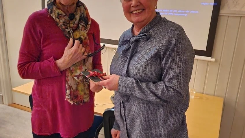 Kommunalrådet Birgitta Larsson gästade SPF Seniorerna i Gällivare. Här tillsammans med Nanny Öryd.