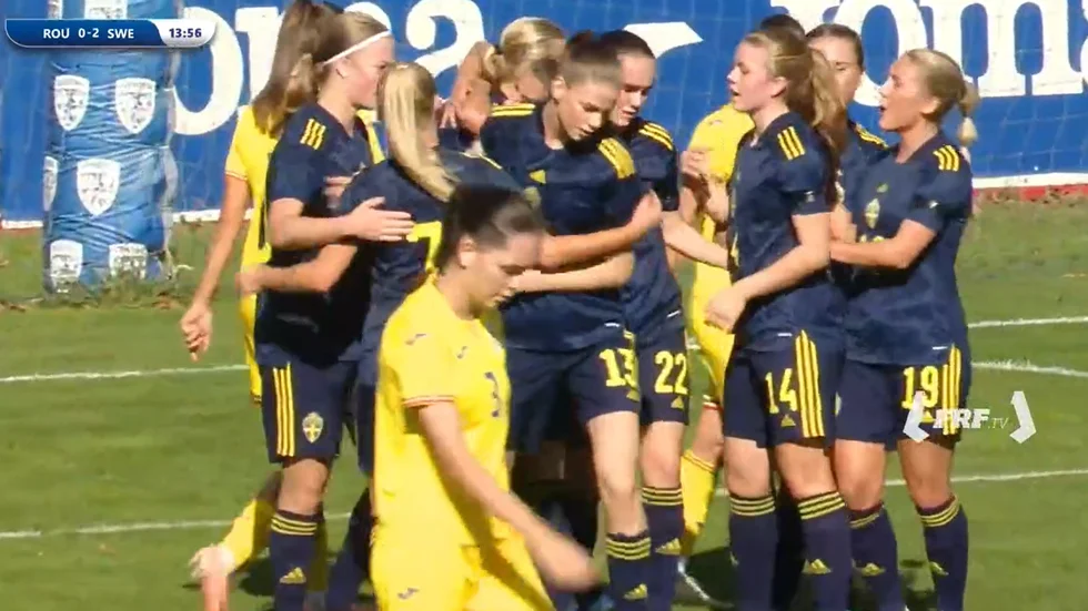 Agnes Karlsson gjorde landslagsdebut när Sveriges F17-landslag besegrade Rumänien med 3-1.