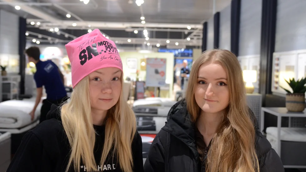 Emelie Holmström och Lovisa Råmlund var nöjda med vad de såg. "Det finns mycket att välja på", sa Lovisa Råmlund.