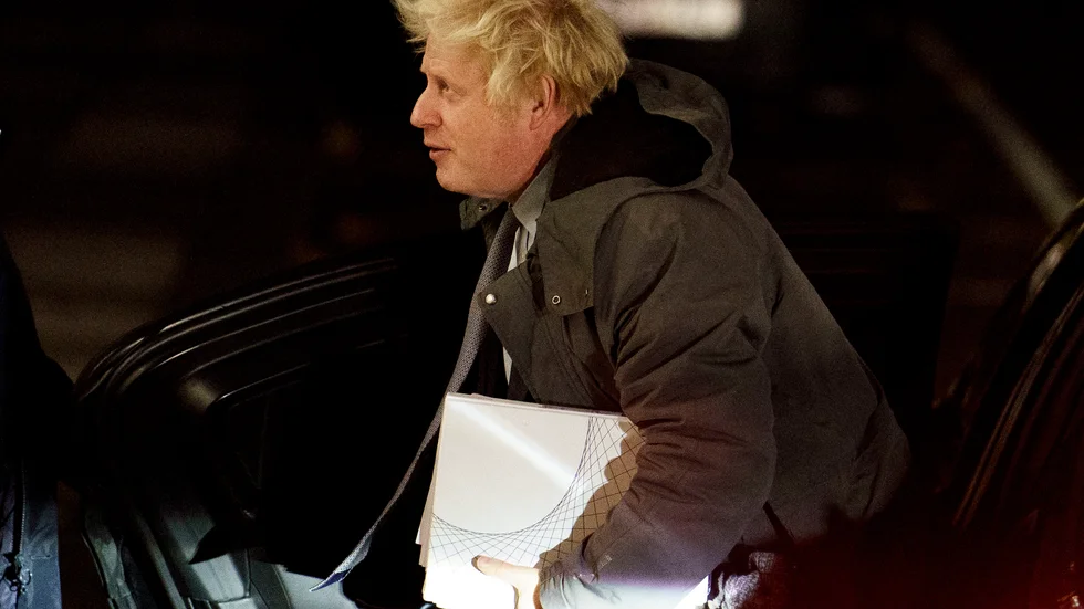 Storbritanniens tidigare premiärminister Boris Johnson anlände tidigt på morgonen till utfrågningen, för att slippa demonstranter.