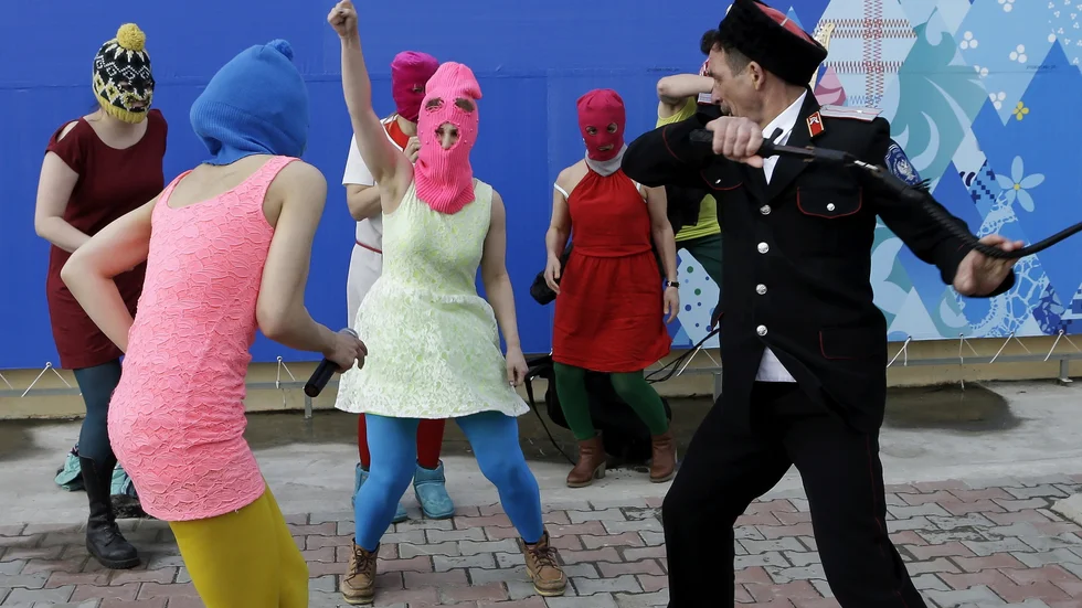 Foton från aktionen "Putin will teach you how to love The Motherland" i Sotji 2014. Pressbild.