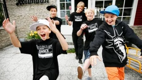 Nyligen var de på dansläger i Visby, i går prövade killarna lyckan i uttagningen till Tiljans Talanger. Från vänster: Moltas Fingal, Fabian Rosen Karlsson, Hampus Israelsson, Simon Lindvall och Albin Österholm.