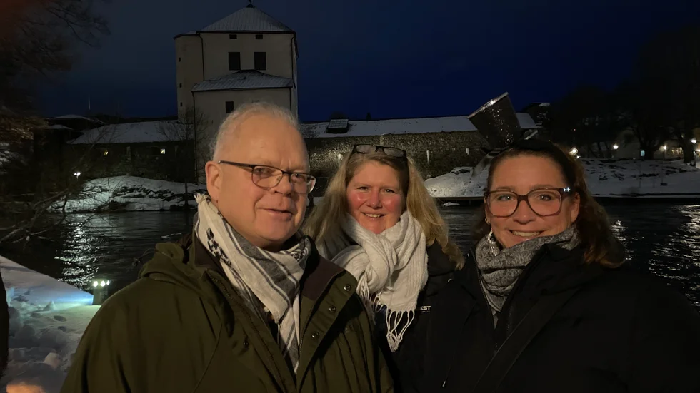 Vännerna Bengt Florin, Jill Malmberg och Annika Ribbing brukar gå nyårspromenaden varje år.