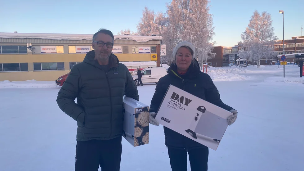 2024 började kylslaget när extremkylan slog till. Under flera dagar höll den länet i sitt grepp. I Älvsbyn försvann strömmen och många drabbades hårt av det 12 timmar långa strömavbrottet. Mats och Pia Åhman var två Älvsbybor som införskaffade extra element.
