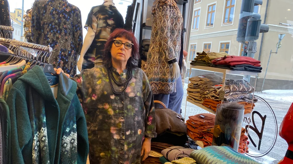 "Jag älskar mitt jobb och hade räknat med att kunna göra det här ett par år till, men kroppen säger ifrån", säger Elisabeth "Bettan" Ringh som nu söker en köpare till Butik Bettan vid Gamla Torget i Norrköping.