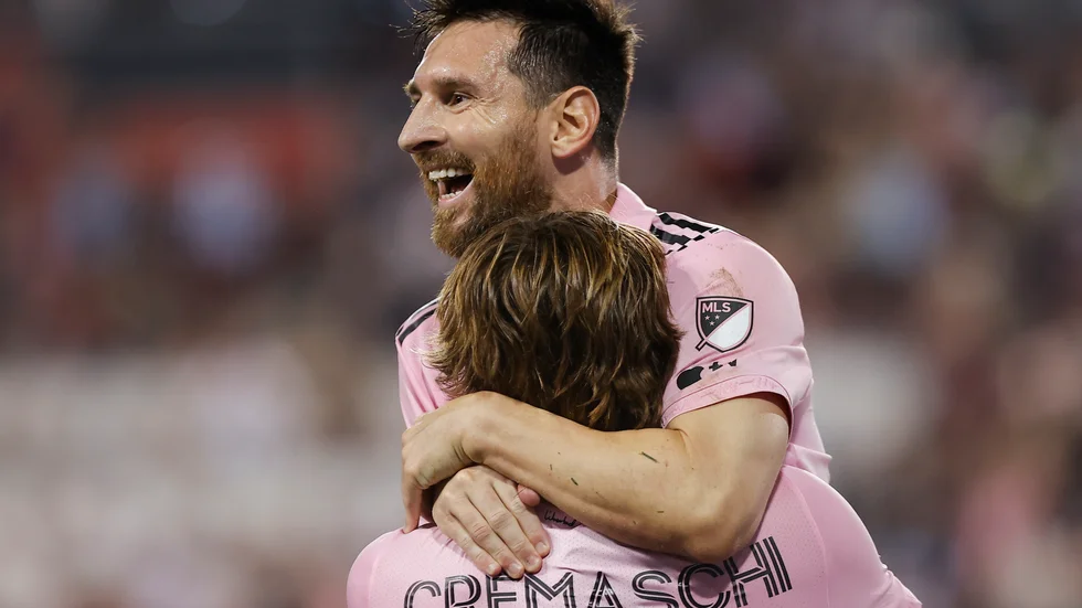 Lionel Messi jublar efter sitt mål mot New York Red Bulls.