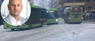 Bussbolag kallar till krismöte om snöröjningen