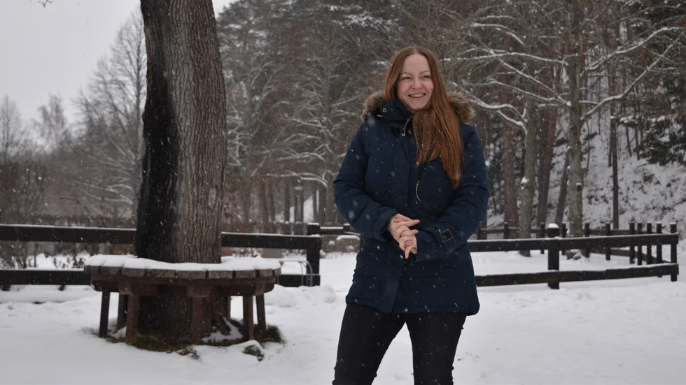 "Jag får vara mig själv i Kinda kommun – man ska inte vara rädd att engagera sig politiskt här om man vill", säger Nina Marliden (V).