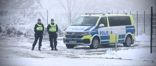 Polisbevakning vid mördade mannens begravning