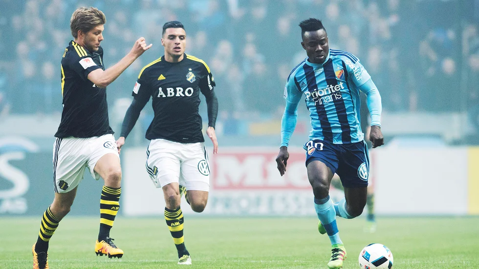Sam Johnson (Djurgården) under ett vårderby 2016 mot AIK.