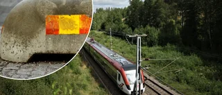 Tåg körde in i betongsugga utanför Eskilstuna