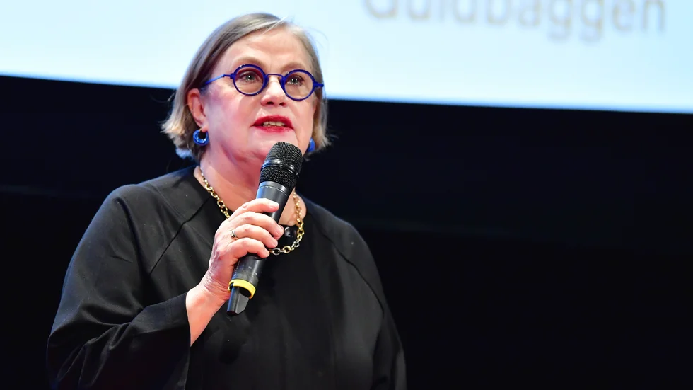 Anna Carlson, ordförande för Guldbaggejuryn, har i många år arbetat på Uppsala stadsteater. År 2018 gick hon i pension, men har fortsatt medverka på teatern och spelade senast i "Dottern".