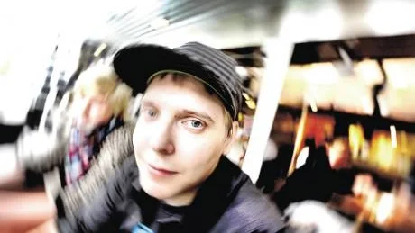 HÖRSELSKADAD. Joakim Reimer, 22 år, lider av tinnitus sedan han var på en popkonsert utan hörselskydd i våras.