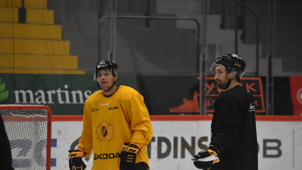 Andreas Johnson spelar mot Växjö – om pappersarbetet hinner bli klart.