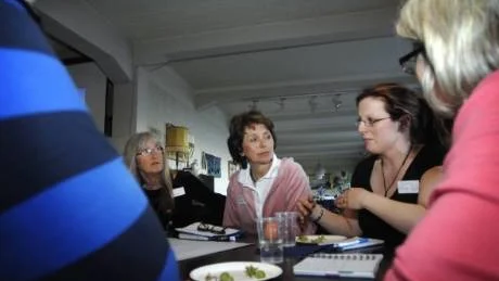 Ninni Löfstedt, Gunvor Larsson, Zenitha Ruisla och Lena Segerberg diskuterade samhällets roll i att skapa trygga barn.  Foto: Lisa Olaison
