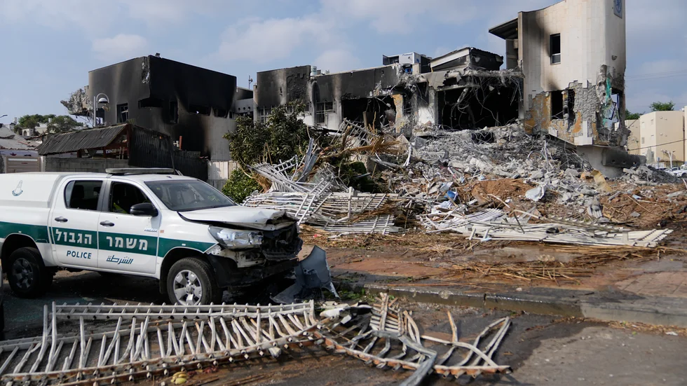 En polisstation i ruiner i israeliska Sderot efter terrorstämplade Hamas attack. Arkivbild.