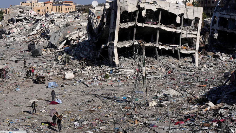 Fasansfullt. Dagligen kommer nya bilder från det sönderbombade Gaza där antalet dödade civila nu uppgår till många tusen. 