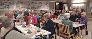 Nöjda gäster vid PRO:s julbord