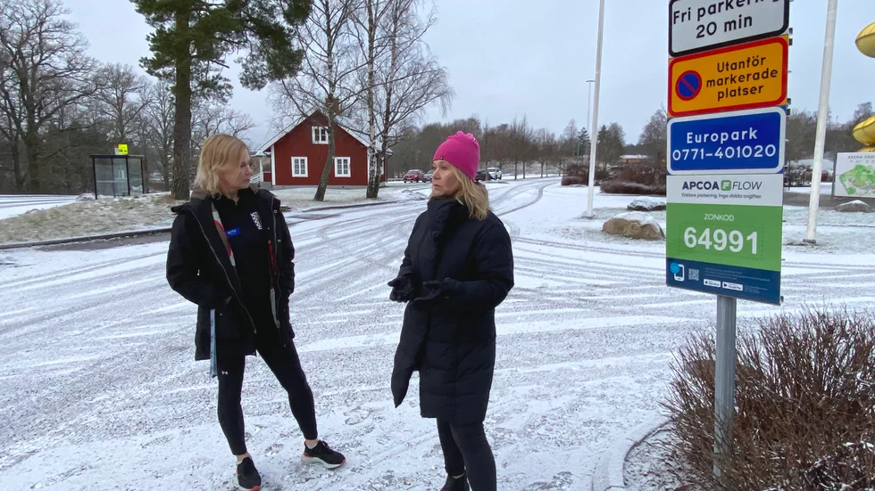Evelina Karanta, Actic och Sirpa Ekholm, Korpen, hoppas inte att de nya betalningsalternativen till parkeringen dröjer för länge.