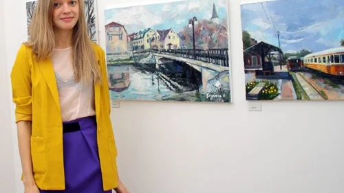 Julia Kiryanova ställde ut sina målningar, motiven är hämtade från Virserum.