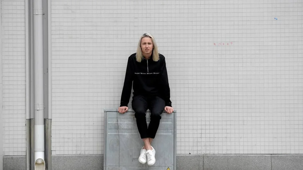"Den här föreställningen är som en käftsmäll och en kram", säger Hampus Nessvold om "Ta det som en man".