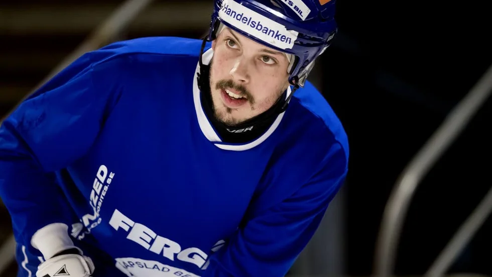 Olle Nordlund ådrog sig en fraktur i knäleden i matchen mot Vetlanda och missar han även han premiären.
