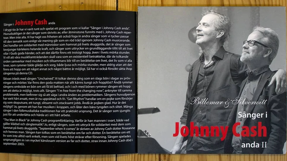 Omslag och infoblad. Foto av Ulla Karlsson.