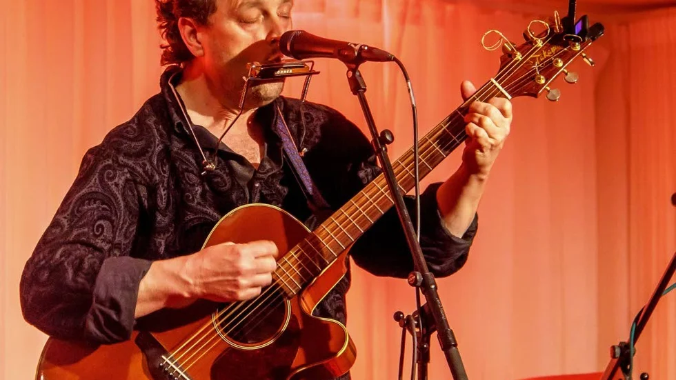 John Leo Carter är en av artisterna på säsongens sista Open stage.
