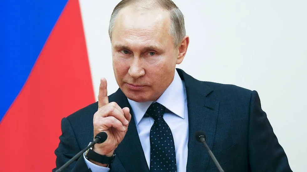 Debattören förundras över Vladimir Putins upprepade anklagelser om nazism. Alla från Astrid Lindgren och till Europas hamnarbetare och den ukrainska regeringen skälls för att vara nazister. 