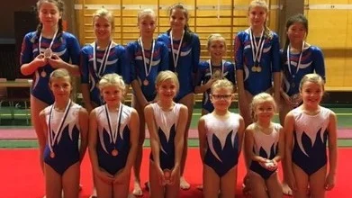 13 tjejer knep åtta medaljer! Foto: Viktoria Folkesson