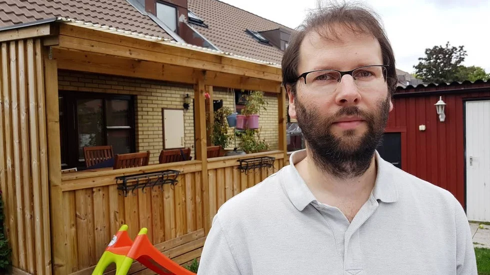 Andreas Ehliar i Lambohov i Linköping vill uppmärksamma andra radhusägare på räddningstjänstens nya rekommendationer om brandsäkerhet.