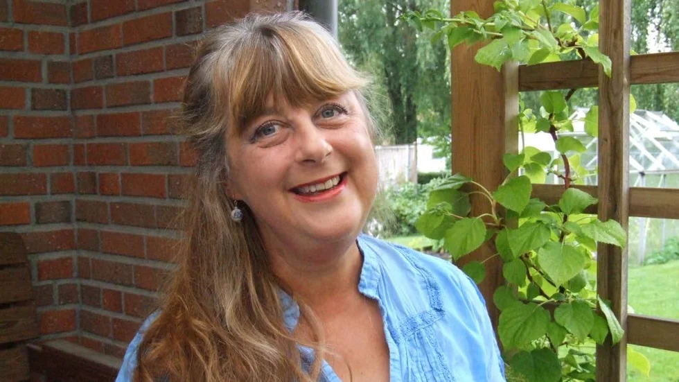 Maria Gustavsdotter har tidigare skrivit bland annat trilogierna "Fem pärlor i jungfruns krona" och "Prästdöttrarna".