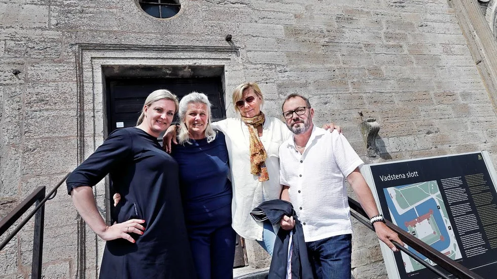 Lokala hantverkare är vad man eftersöker till Gammeljul 2019. Från vänster Mathilda och Carina Milton, Visit Vadstena AB, Elisabeth och Carl-Roger Boman, Svenska Kulturevent.