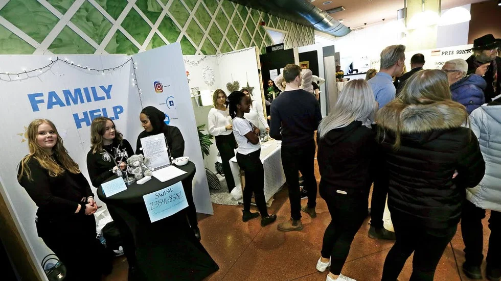 Nära 60 UF-företag fanns på plats i Folkets hus.