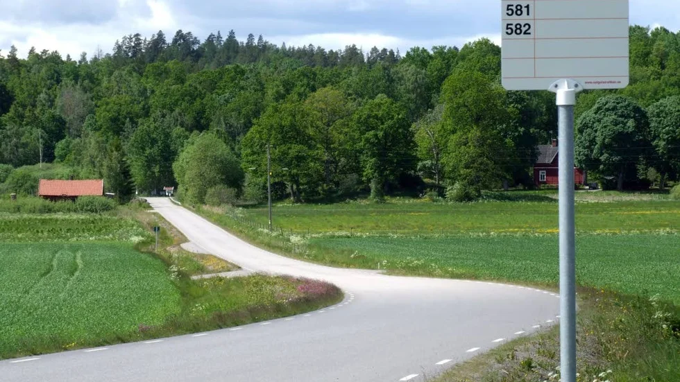 Gymnasieeleverna skulle få skjuts till närmaste hållplats för kollektivtrafiken.