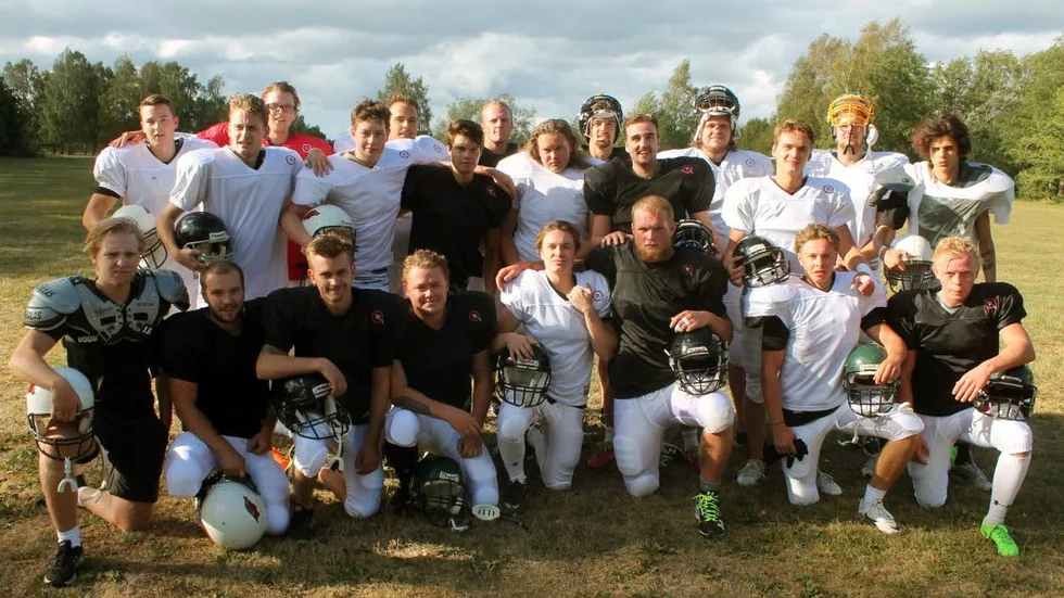 Blackhawks tar amerikansk fotboll till Råssnäsplanerna.